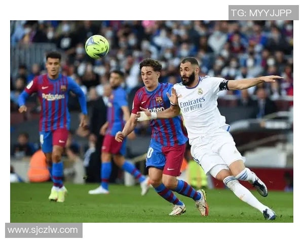 皇马伪九号战术击溃巴萨防线!安切洛蒂欧冠赛场战术解析 皇马伪九号战术击溃巴萨防线!安切洛蒂欧冠赛场战术解析